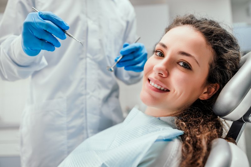 patient visiting the dentist’s office